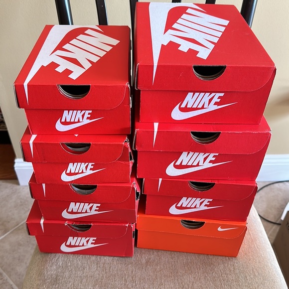 8 small empty Nike shoe boxes - Picture 3 of 3
